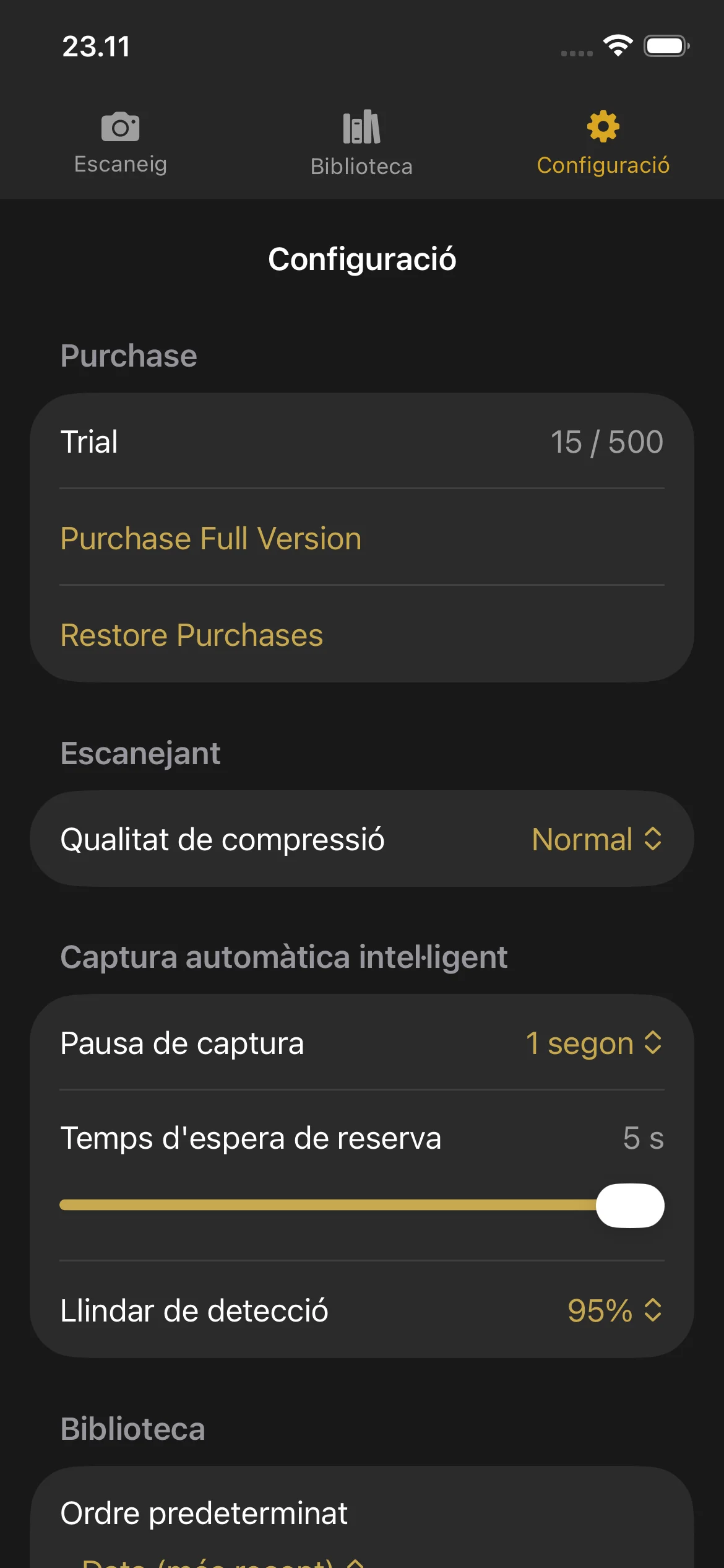 Knut app Settings view showing compression quality selector, auto-capture toggle, camera lens picker, and trial status.