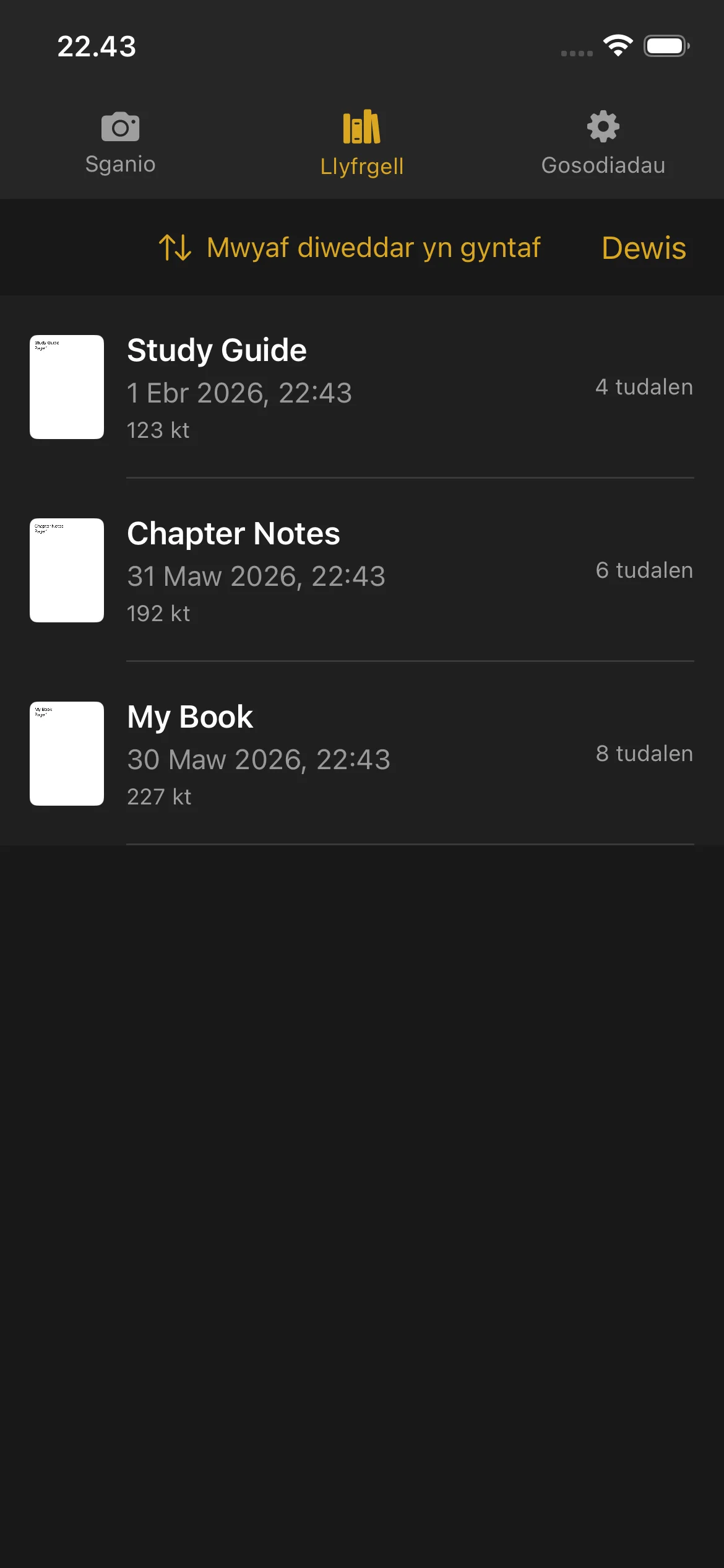 Knut app Library view showing list of scanned books with thumbnails, titles, page counts, and file sizes.