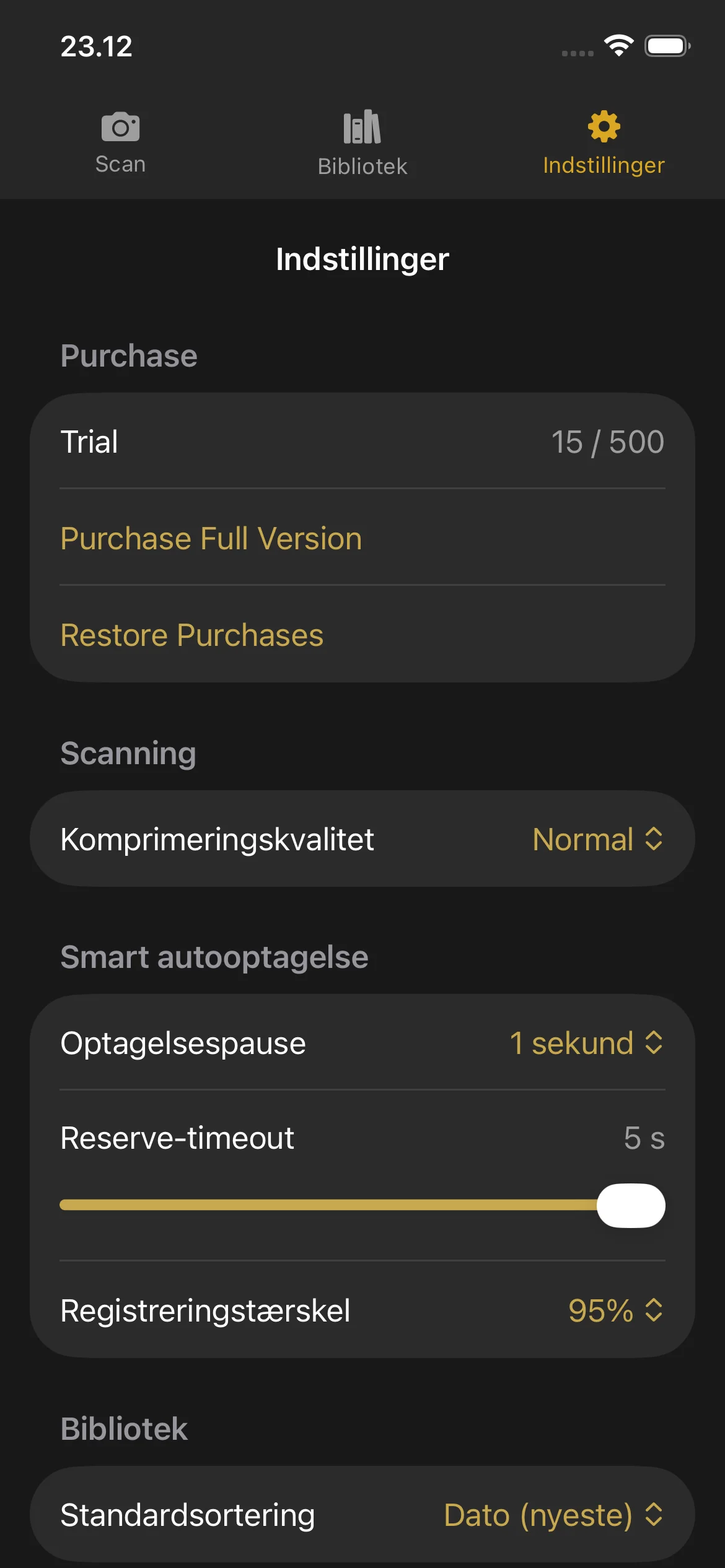 Knut app Settings view showing compression quality selector, auto-capture toggle, camera lens picker, and trial status.