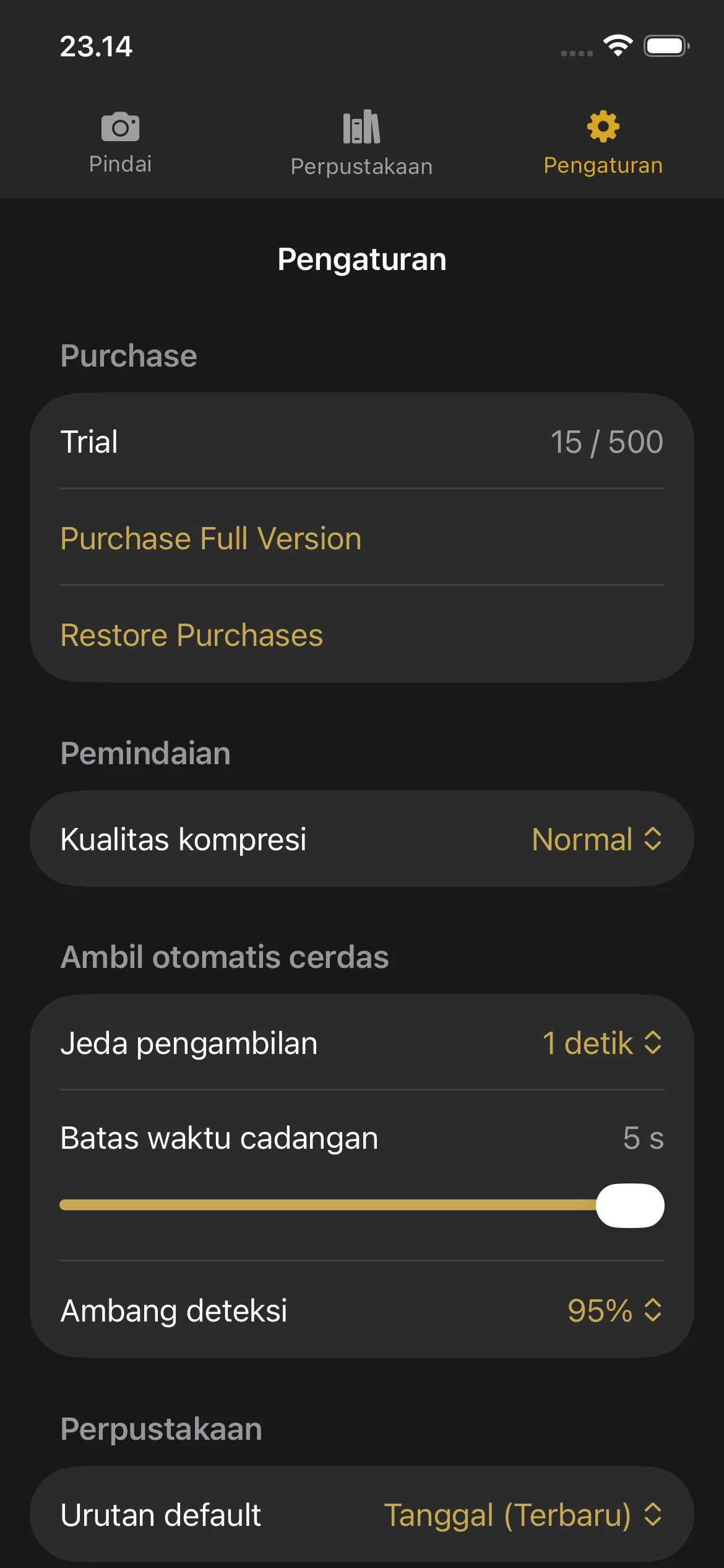 Knut app Settings view showing compression quality selector, auto-capture toggle, camera lens picker, and trial status.