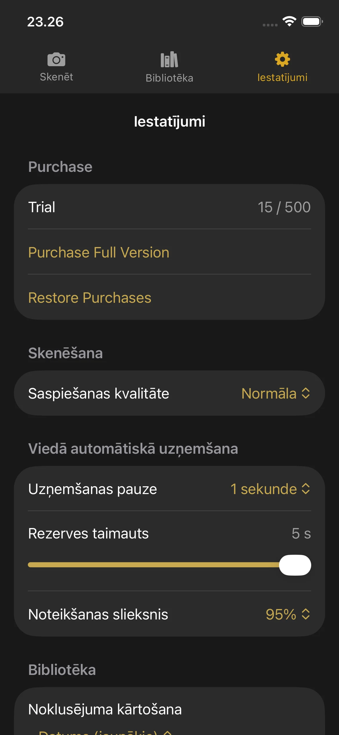 Knut app Settings view showing compression quality selector, auto-capture toggle, camera lens picker, and trial status.