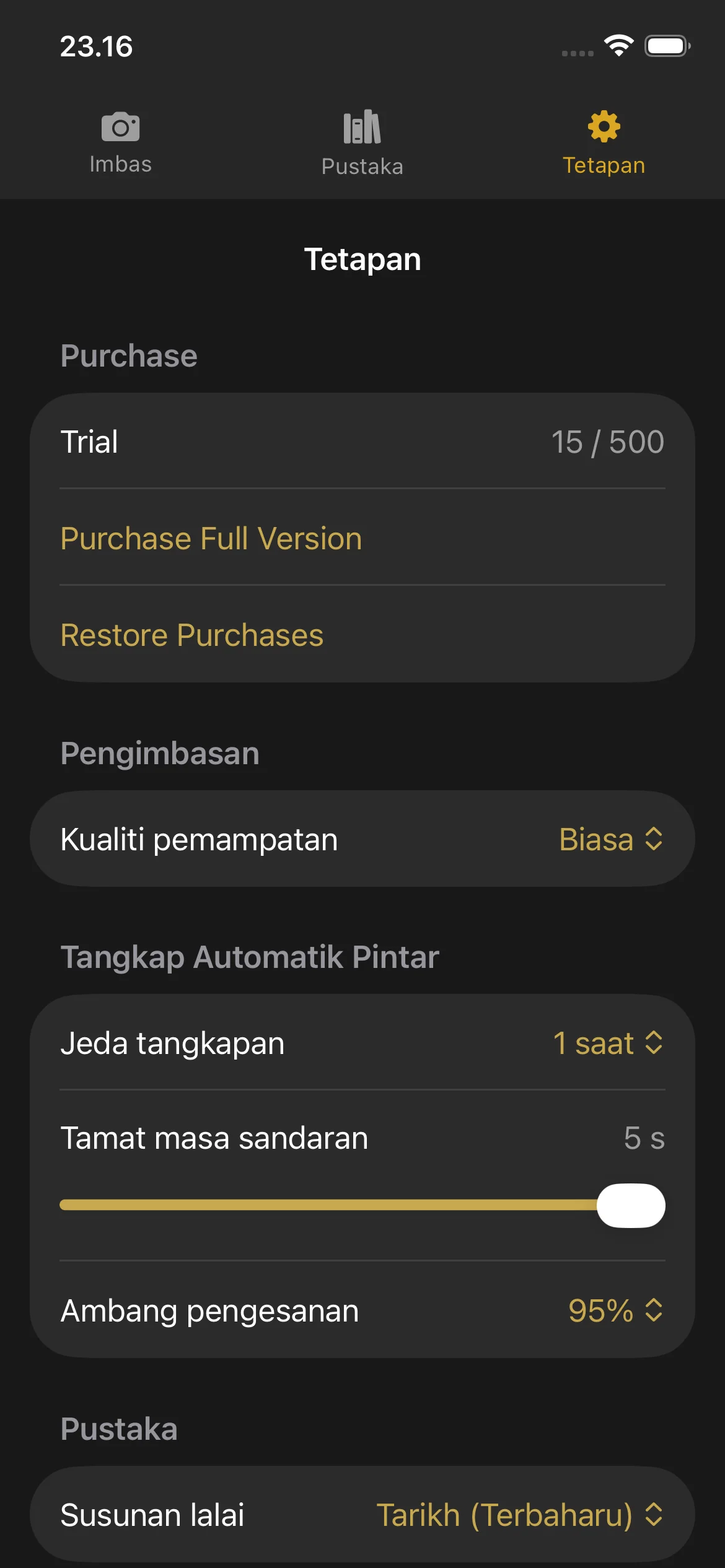 Knut app Settings view showing compression quality selector, auto-capture toggle, camera lens picker, and trial status.